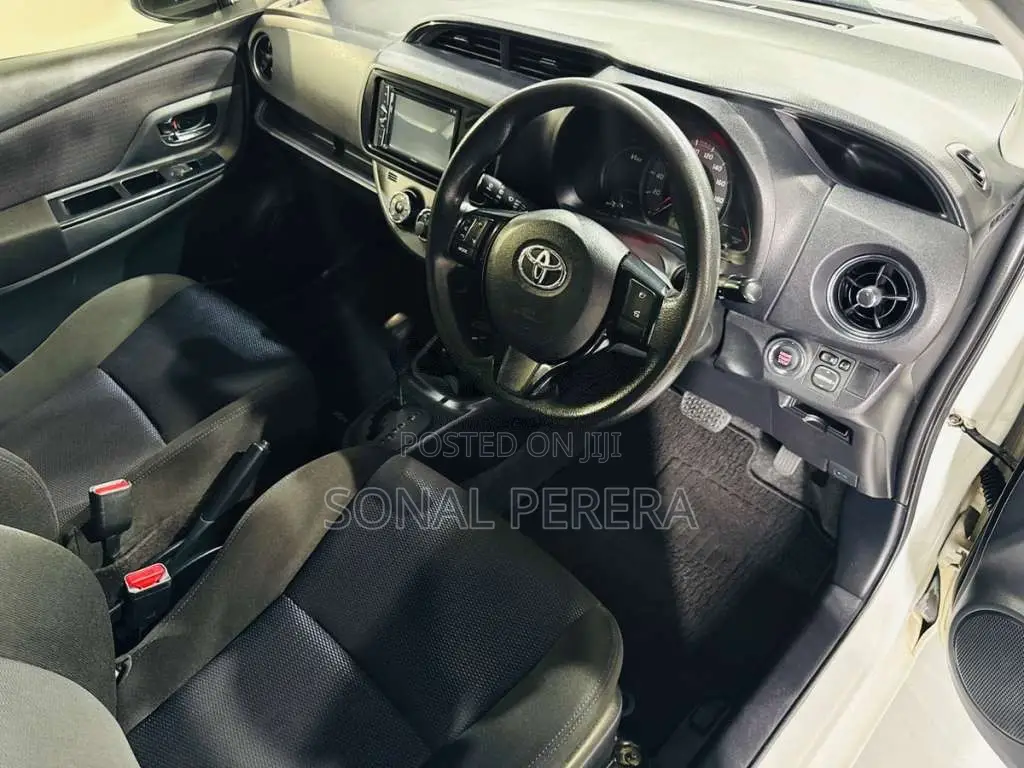 Toyota Vitz 2016 Car (Used)