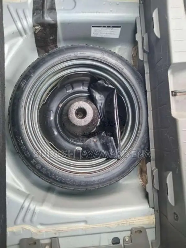 Toyota Vitz 2008 Car (Used)
