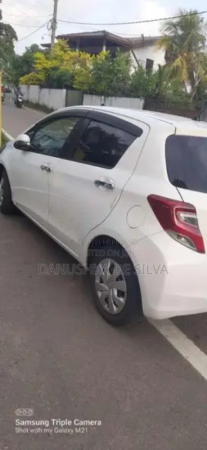 Toyota Vitz 2016 Car (Used)