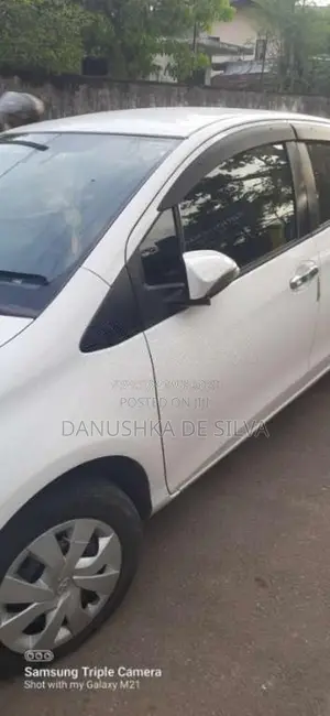 Toyota Vitz 2016 Car (Used)