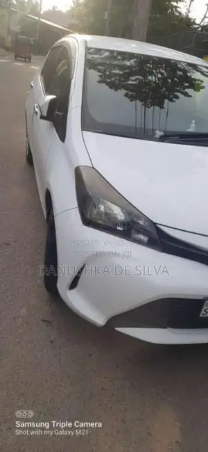 Toyota Vitz 2016 Car (Used)