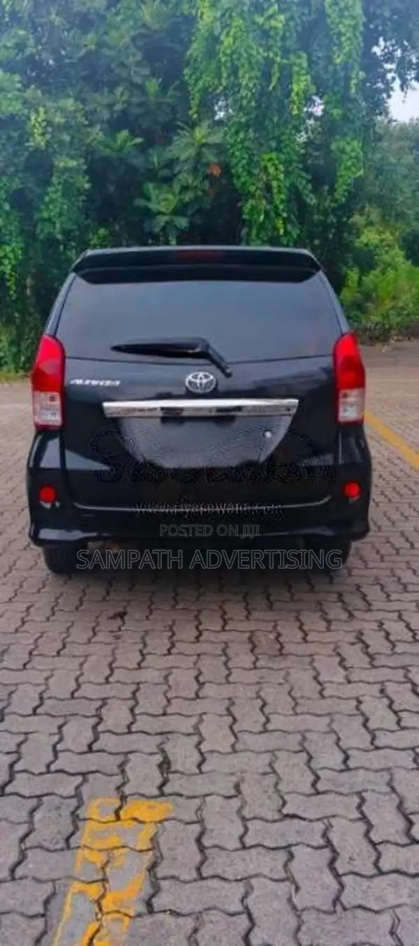 Toyota Avanza 2013 Car (Used)