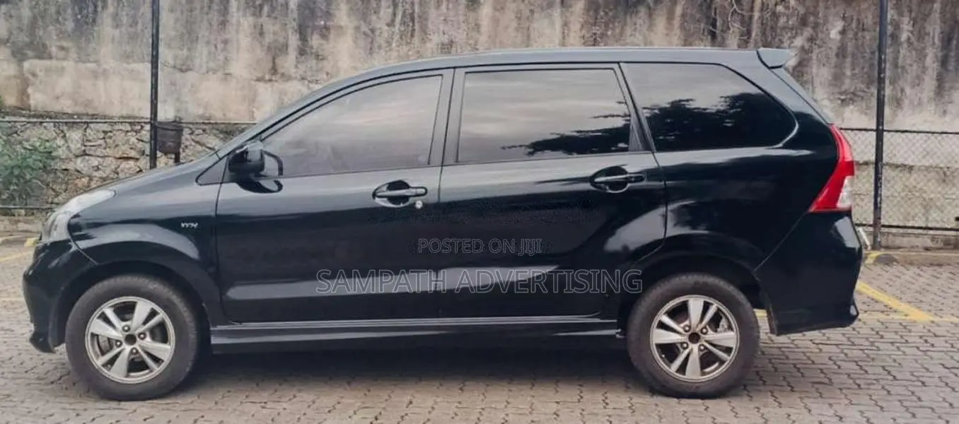 Toyota Avanza 2013 Car (Used)
