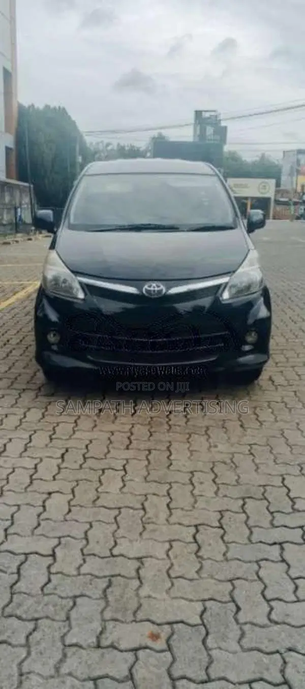 Toyota Avanza 2013 Car (Used)