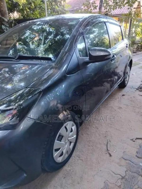 Toyota Vitz 2018 Car (Used)