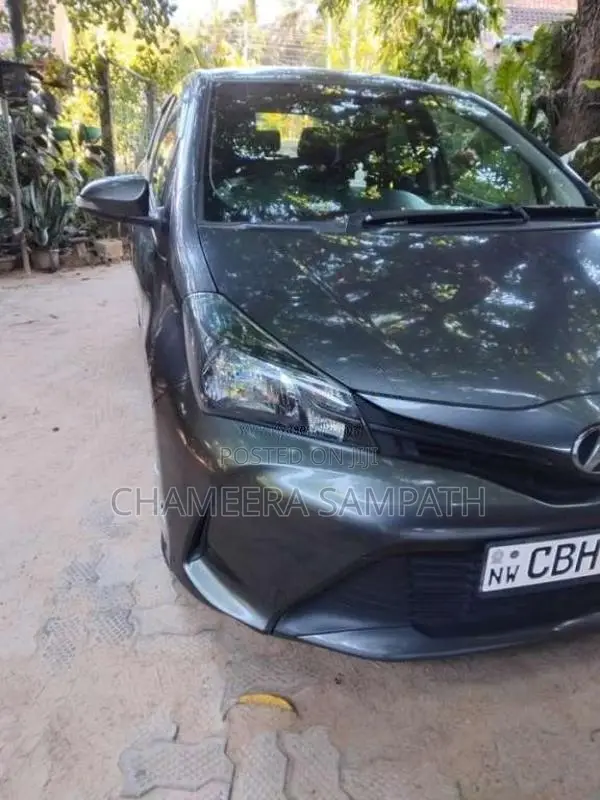 Toyota Vitz 2018 Car (Used)