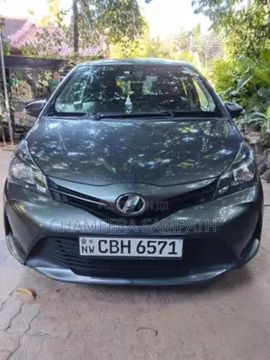 Toyota Vitz 2018 Car (Used)