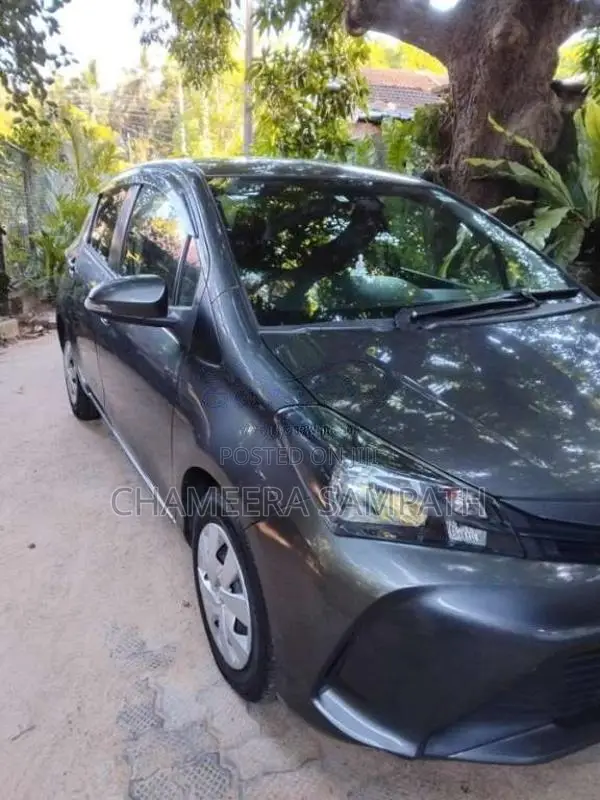 Toyota Vitz 2018 Car (Used)