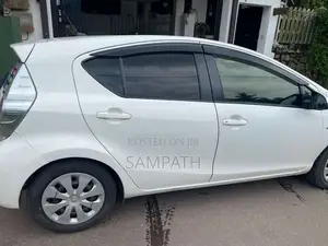 Toyota Aqua 2012 Car (Used)