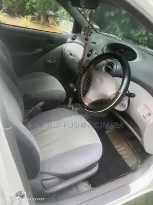 Toyota Platz 2001 Car (Used)