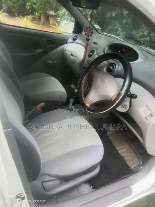 Toyota Platz 2001 Car (Used)