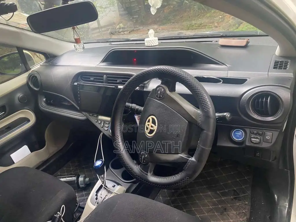Toyota Aqua 2012 Car (Used)