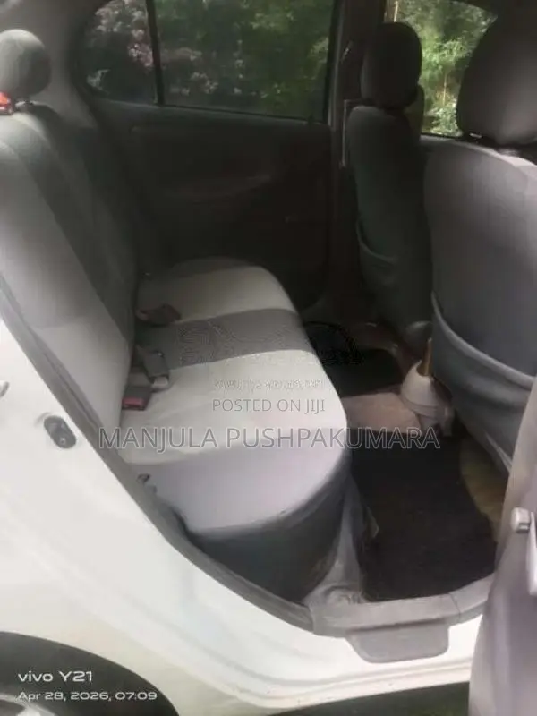 Toyota Platz 2001 Car (Used)