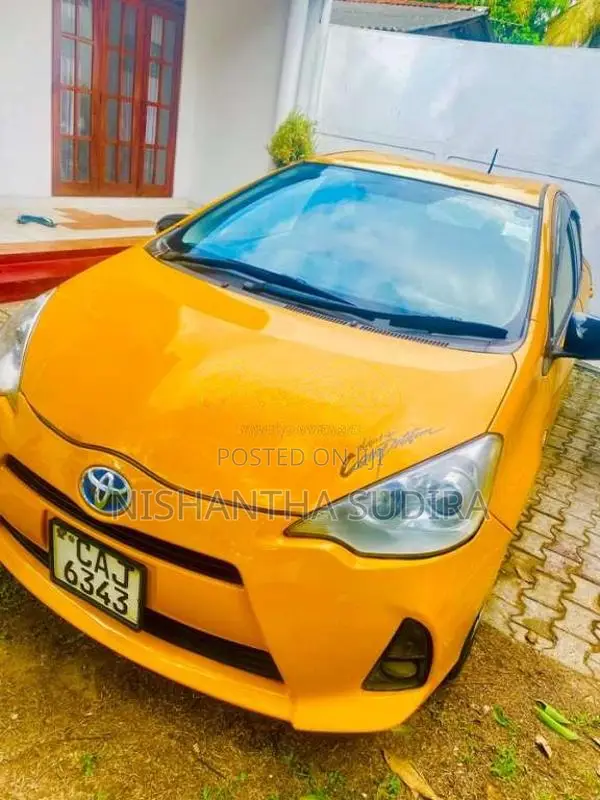 Toyota Aqua 2015 Car (Used)