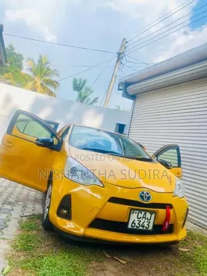 Toyota Aqua 2015 Car (Used)