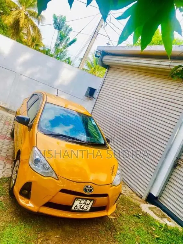 Toyota Aqua 2015 Car (Used)