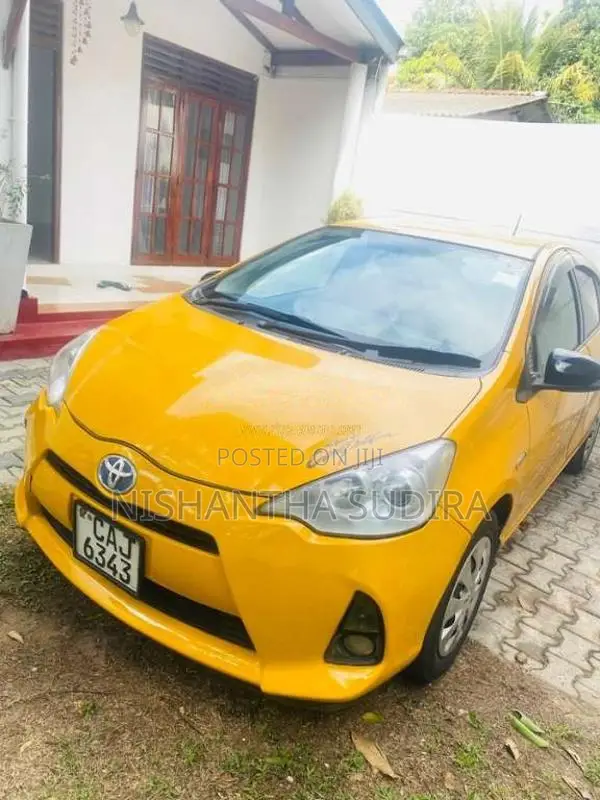 Toyota Aqua 2015 Car (Used)
