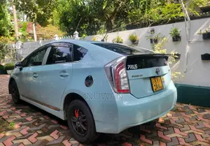 Toyota Prius 2011 Car (Used)