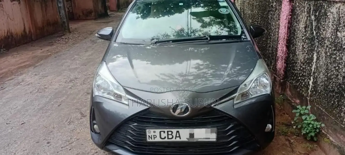 Toyota Vitz 2018 Car (Used)