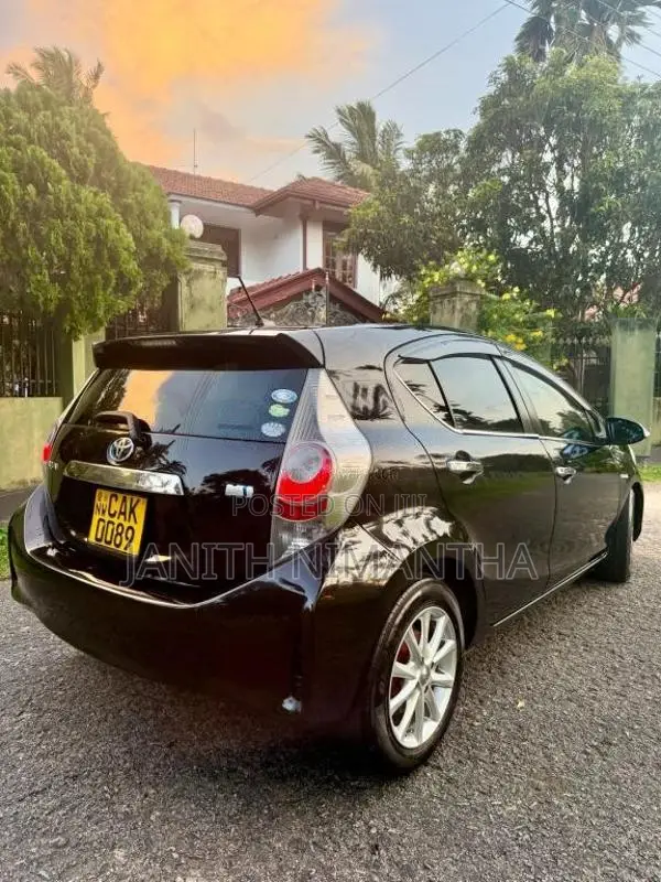 Toyota Aqua 2013 Car (Used)