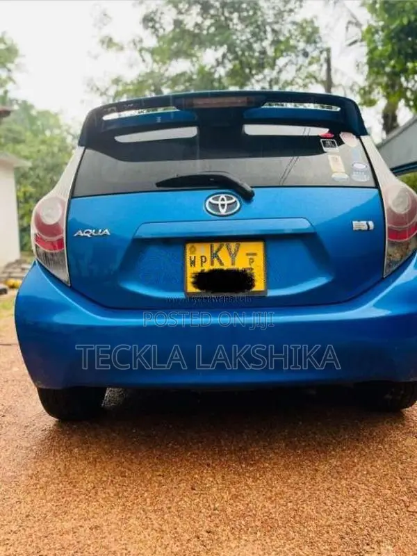 Toyota Aqua 2012 Car (Used)