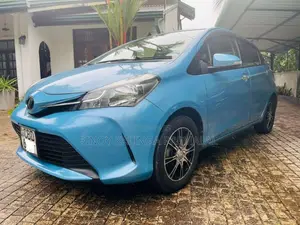 Toyota Vitz 2016 Car (Used)