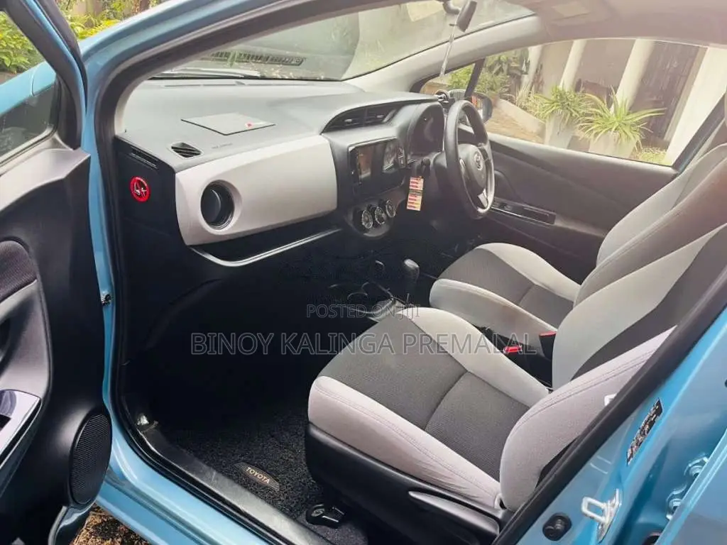 Toyota Vitz 2016 Car (Used)