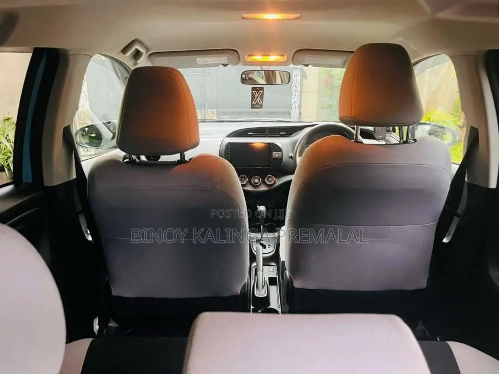 Toyota Vitz 2016 Car (Used)