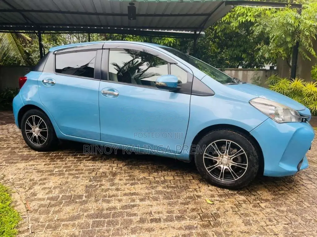 Toyota Vitz 2016 Car (Used)