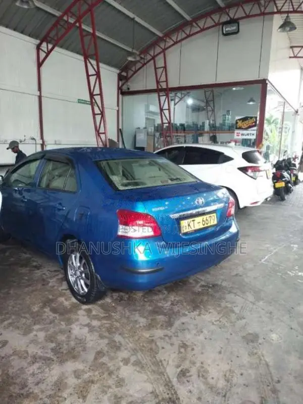 Toyota Yaris 2012 Car (Used)