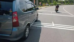 Toyota Avanza 2011 Car (Used)