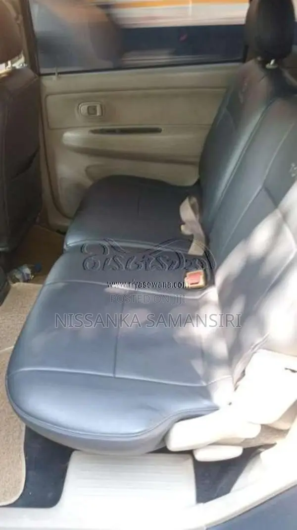 Toyota Avanza 2011 Car (Used)
