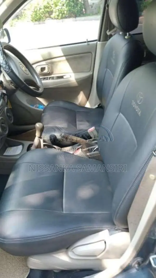 Toyota Avanza 2011 Car (Used)
