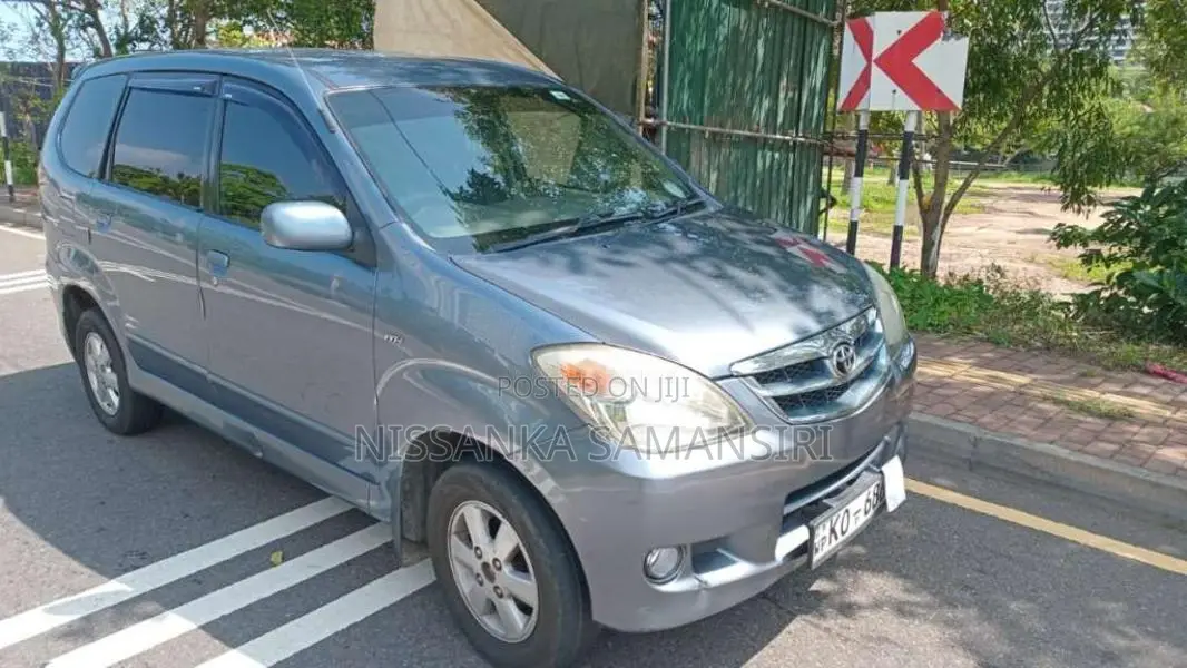 Toyota Avanza 2011 Car (Used)