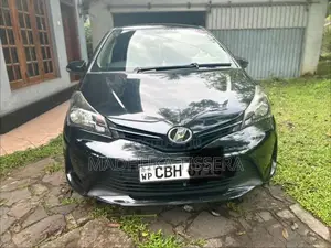 Toyota Vitz 2016 Car (Used)