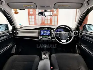 Toyota Axio 2017 Car (Used)