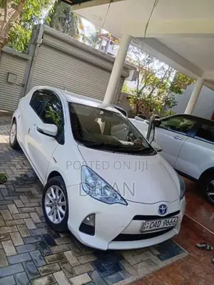 Toyota Aqua 2014 Car (Used)