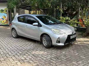 Toyota Aqua 2015 Car (Used)