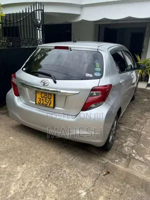 Toyota Vitz 2016 Car (Used)