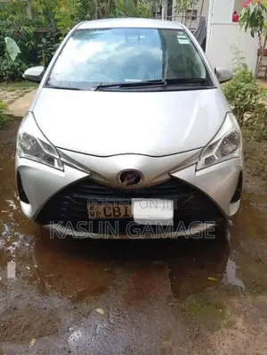 Toyota Vitz 2018 Car (Used)