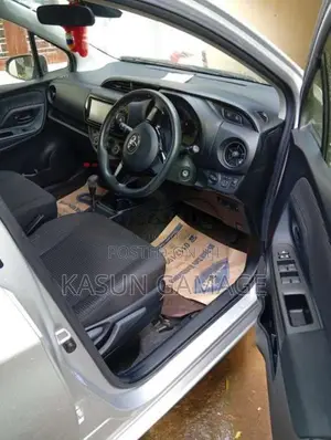 Toyota Vitz 2018 Car (Used)