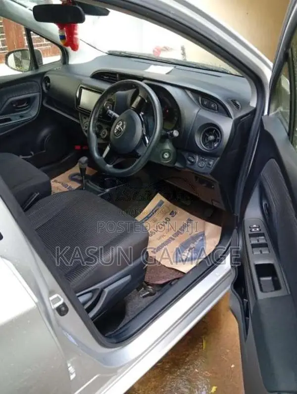 Toyota Vitz 2018 Car (Used)