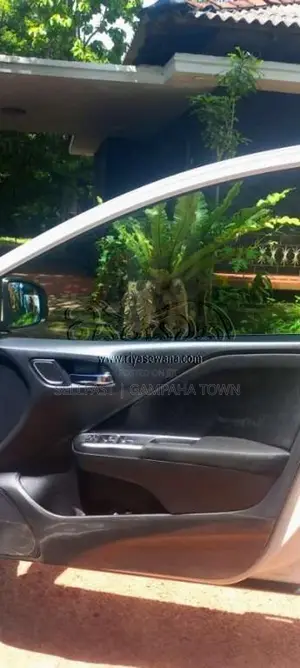 Honda Grace 2016 Car (Used)