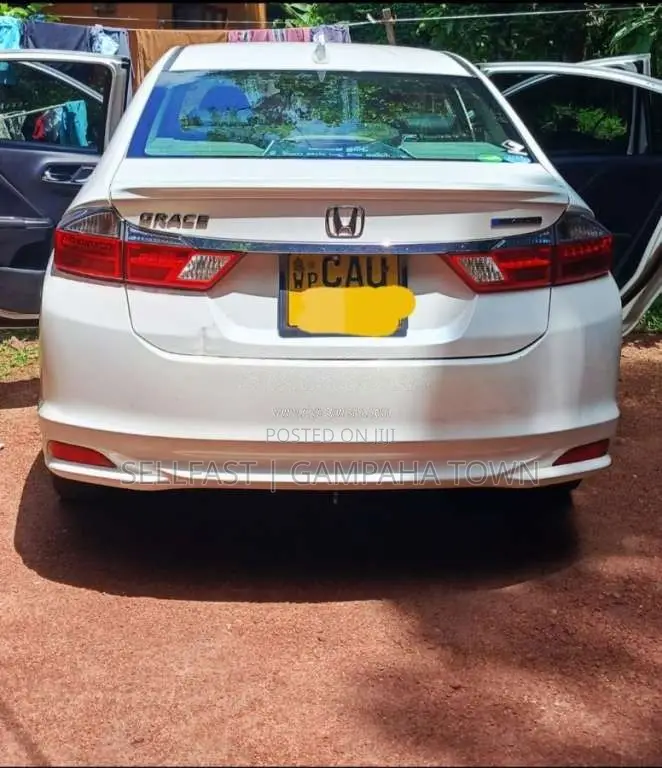 Honda Grace 2016 Car (Used)
