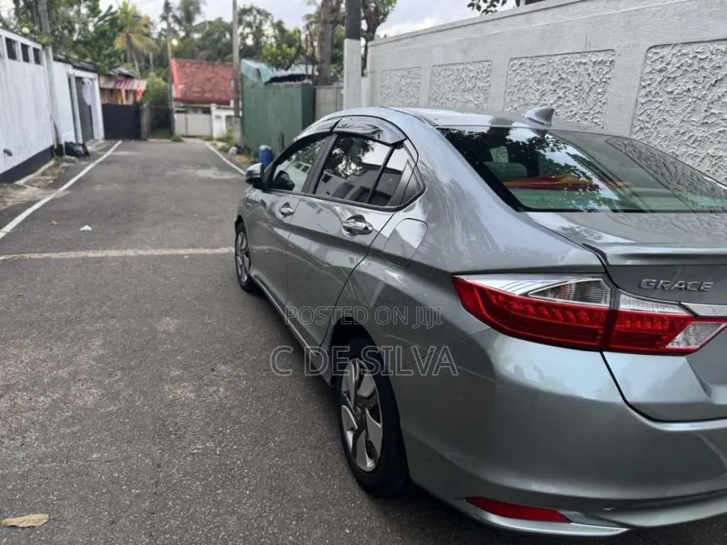 Honda Grace 2015 Car (Used)