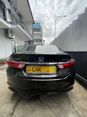 Honda Grace 2015 Car (Used)