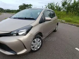 Toyota Vitz 2016 Car (Used)