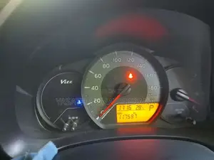 Toyota Vitz 2016 Car (Used)