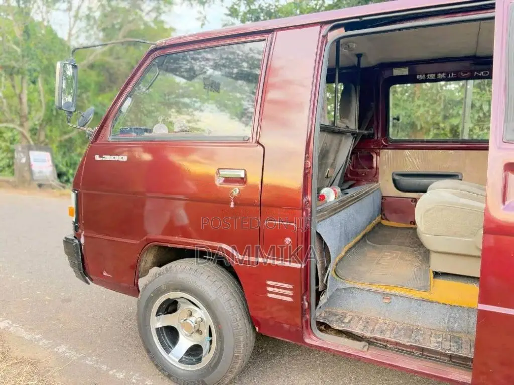Mitsubishi Delica 1982 Car (Used)