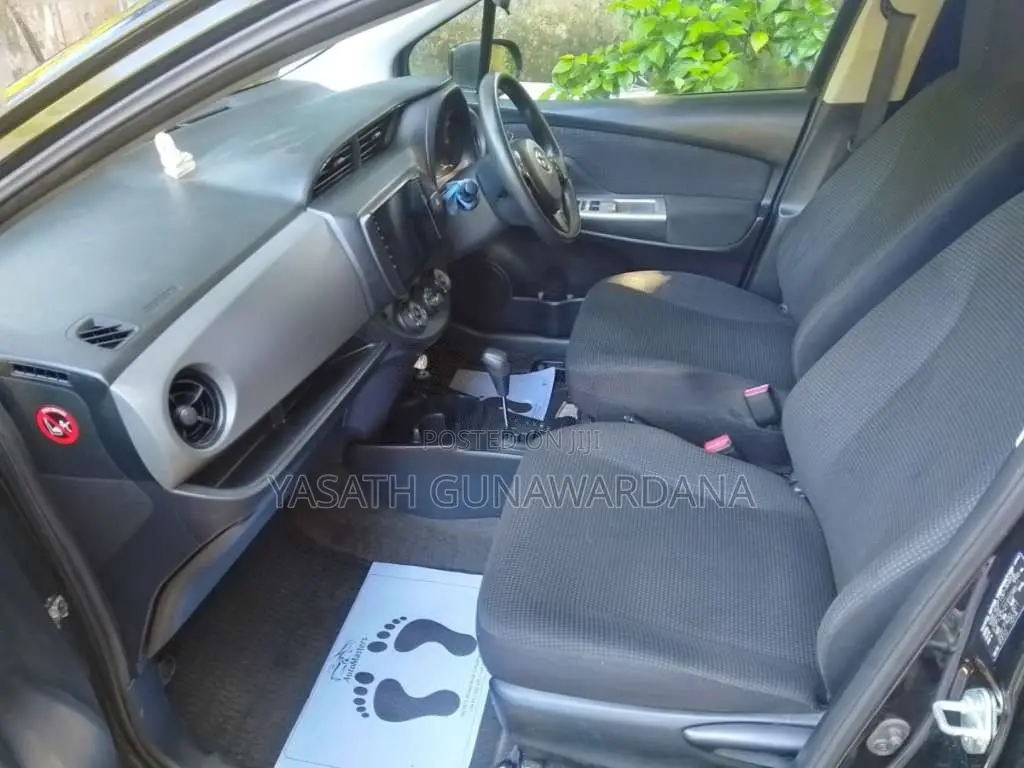 Toyota Vitz 2016 Car (Used)